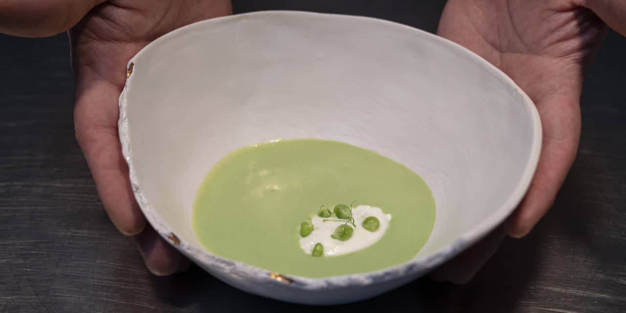 Le velouté de cosses de petits pois de Toshitaka Omiya