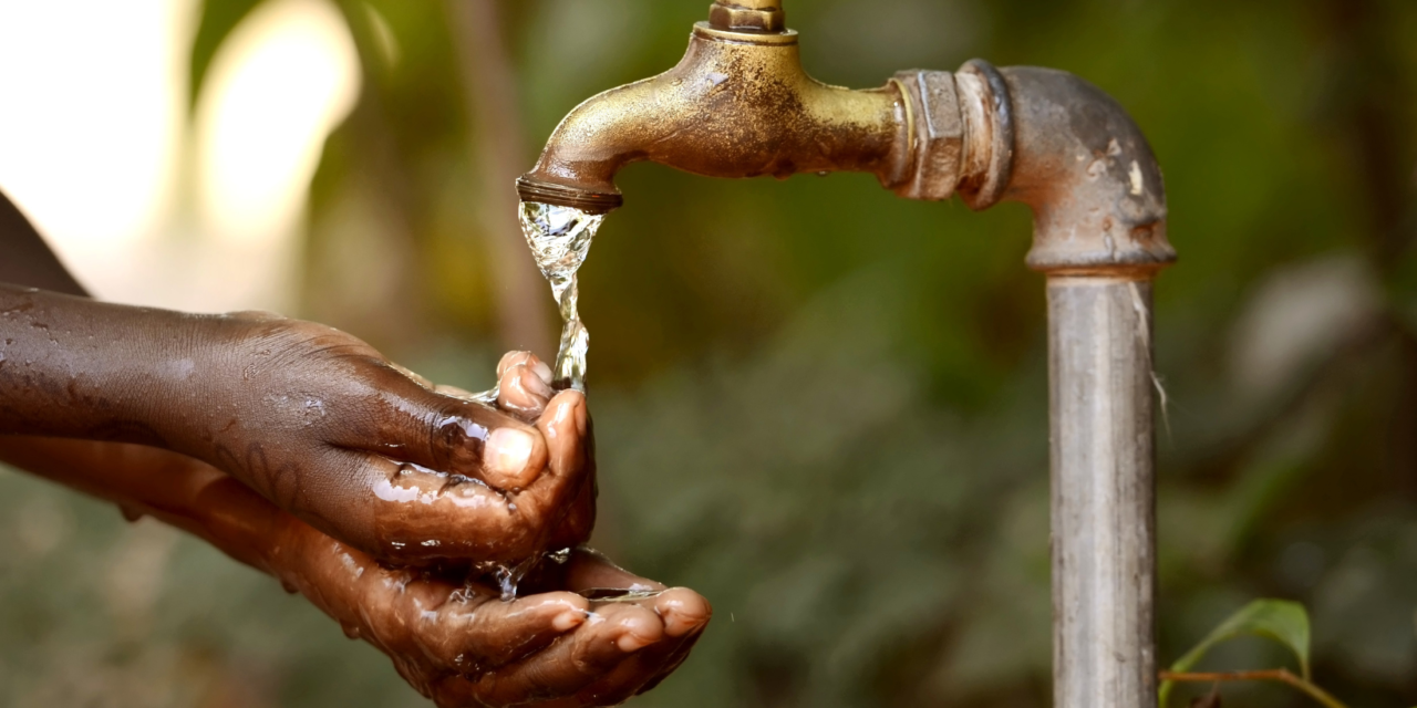 Majik Water : the magic trick that turns air into drinking water