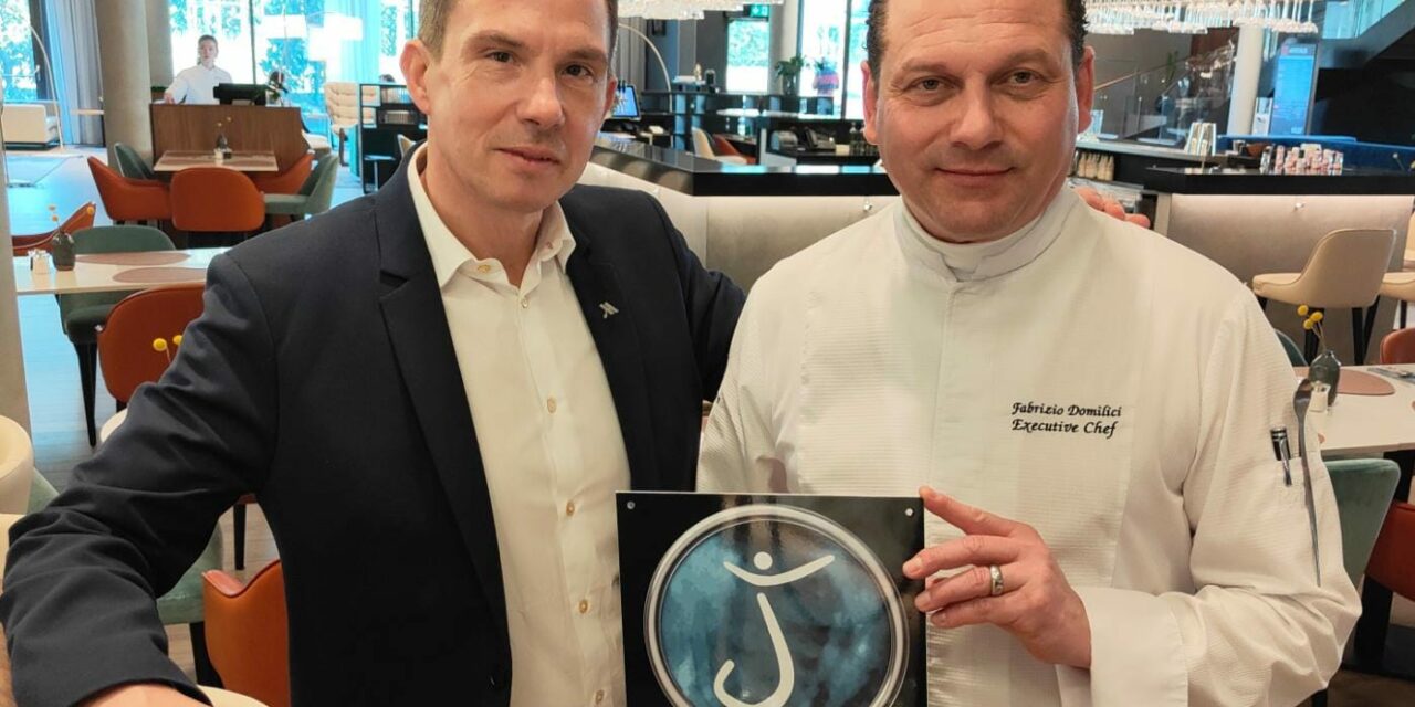 Le Geneva Marriott Hotel reçoit le premier Award décerné par Less Saves The Planet pour être l’Hôtel le plus green de Genève !